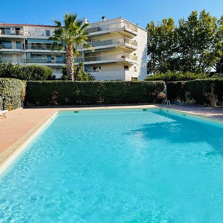 Studio De Standing Climatise, Avec Piscine, Proche De La Mer Fréjus Exteriör bild