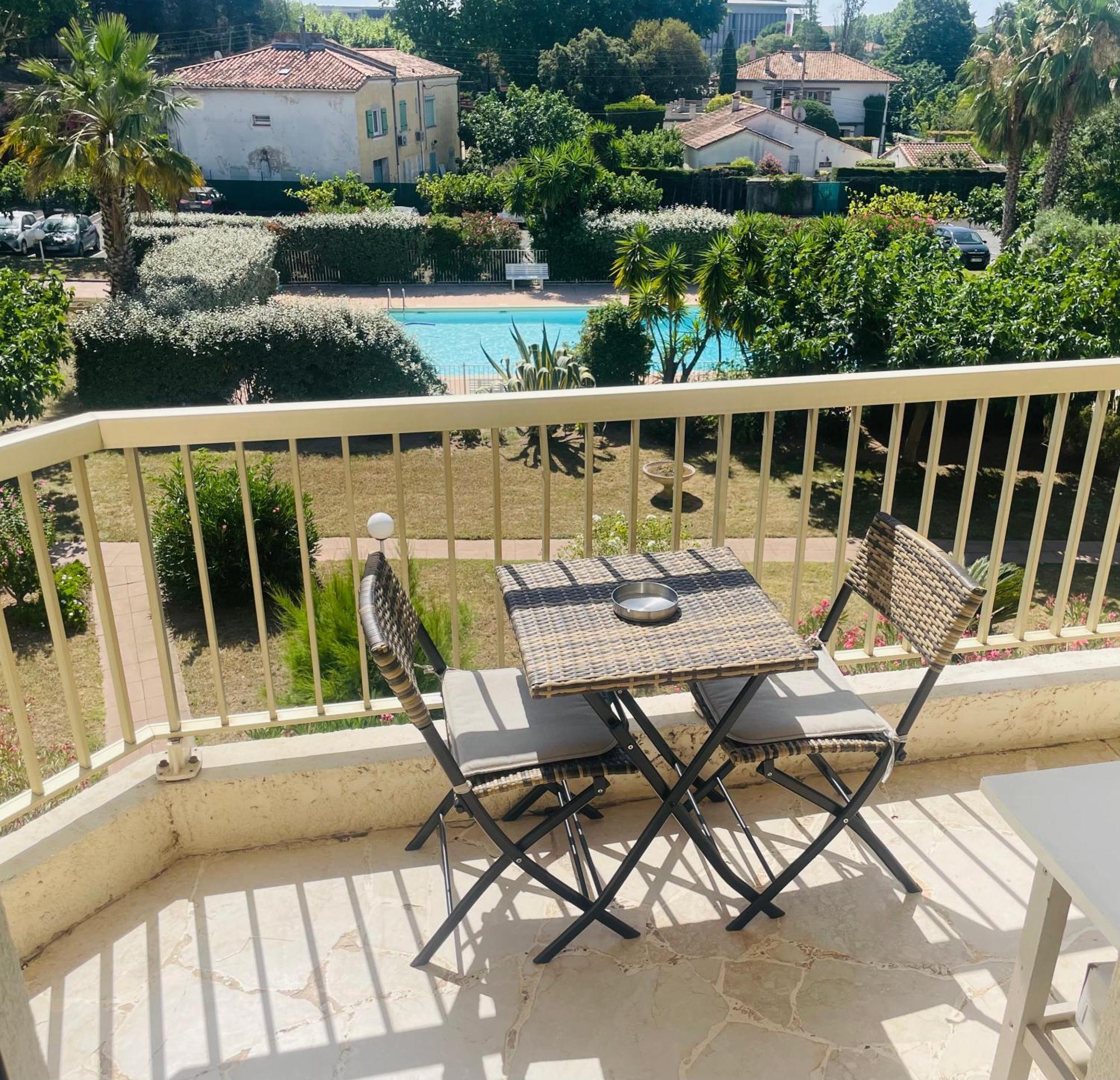 Studio De Standing Climatise, Avec Piscine, Proche De La Mer Fréjus Exteriör bild